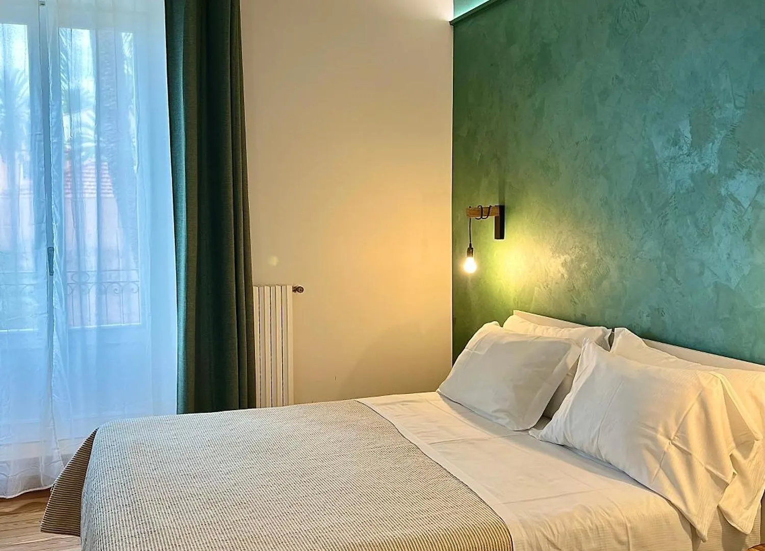Maison d'hôtes Hotel Oasi Di Mare, Con Parcheggio Privato E Colazione à Bordighera